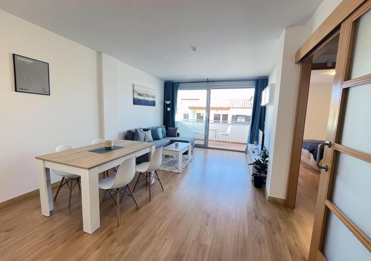 Llança 2-Bedroom Brand New Apartment Steps From The Beach מראה חיצוני תמונה