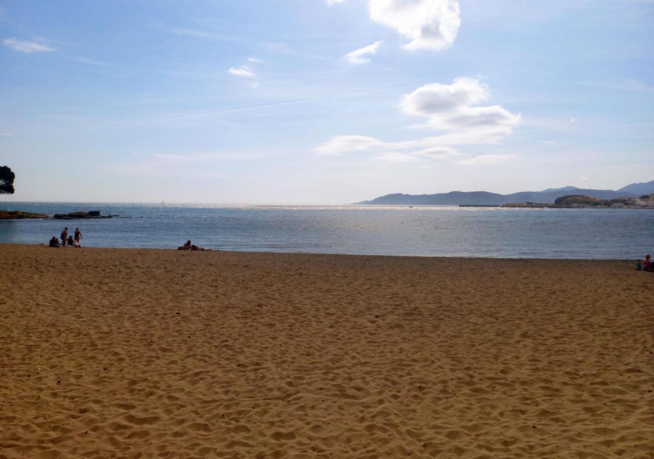 Llança 2-Bedroom Brand New Apartment Steps From The Beach מראה חיצוני תמונה