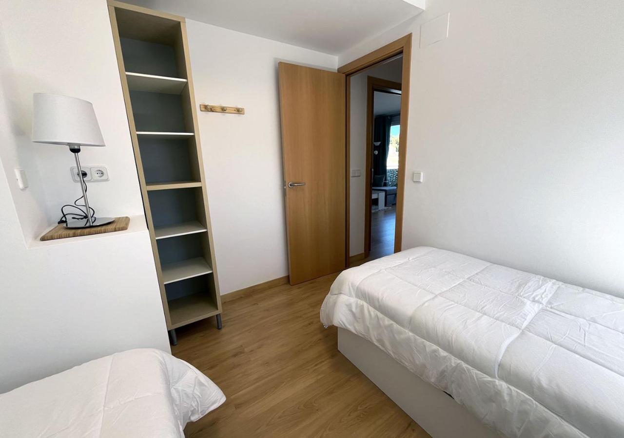 Llança 2-Bedroom Brand New Apartment Steps From The Beach מראה חיצוני תמונה